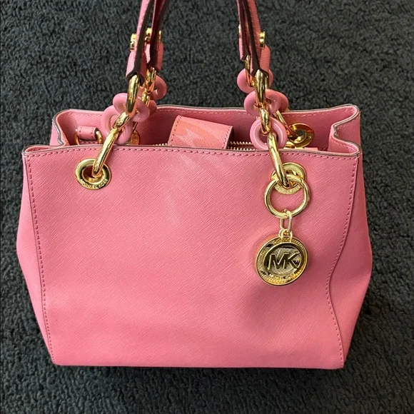 Michael Kors βCynthiaβ Saffiano Leather Satchel - Picture 4 of 16